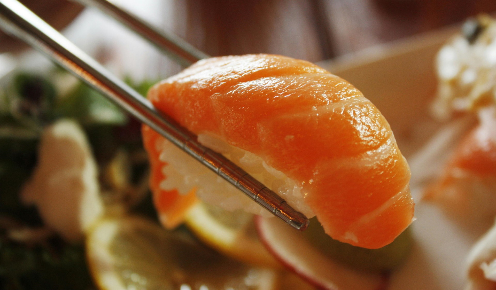Upptäck stadens bästa sushi-restauranger och deras utsökta menyer